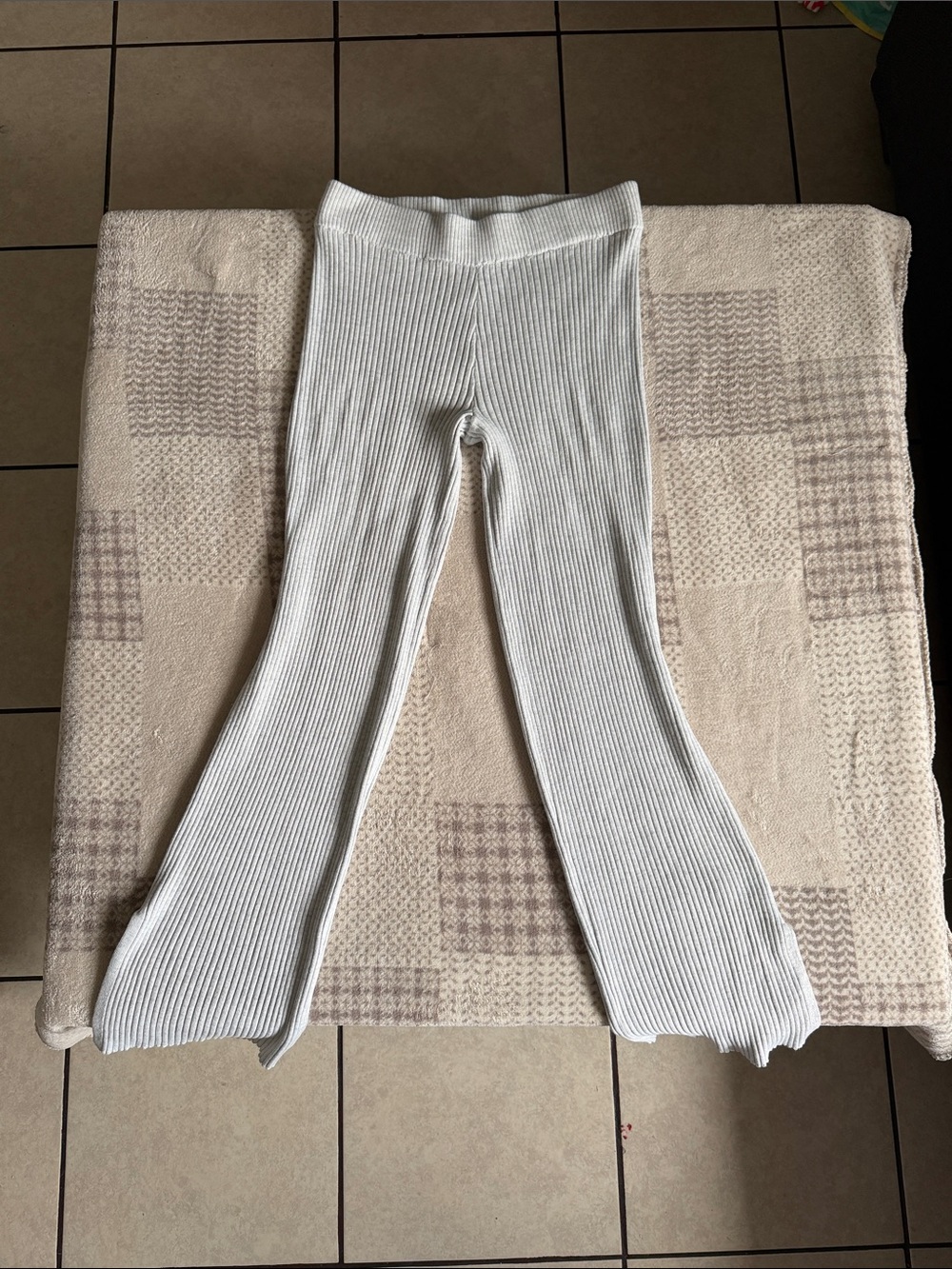 Pink rose Ribbed Flare Leggings in gray